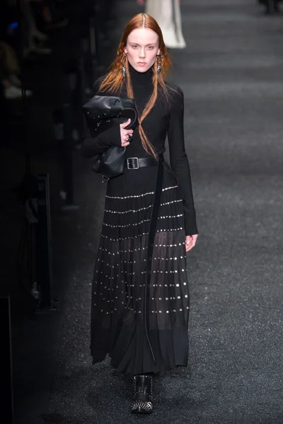 Look 28